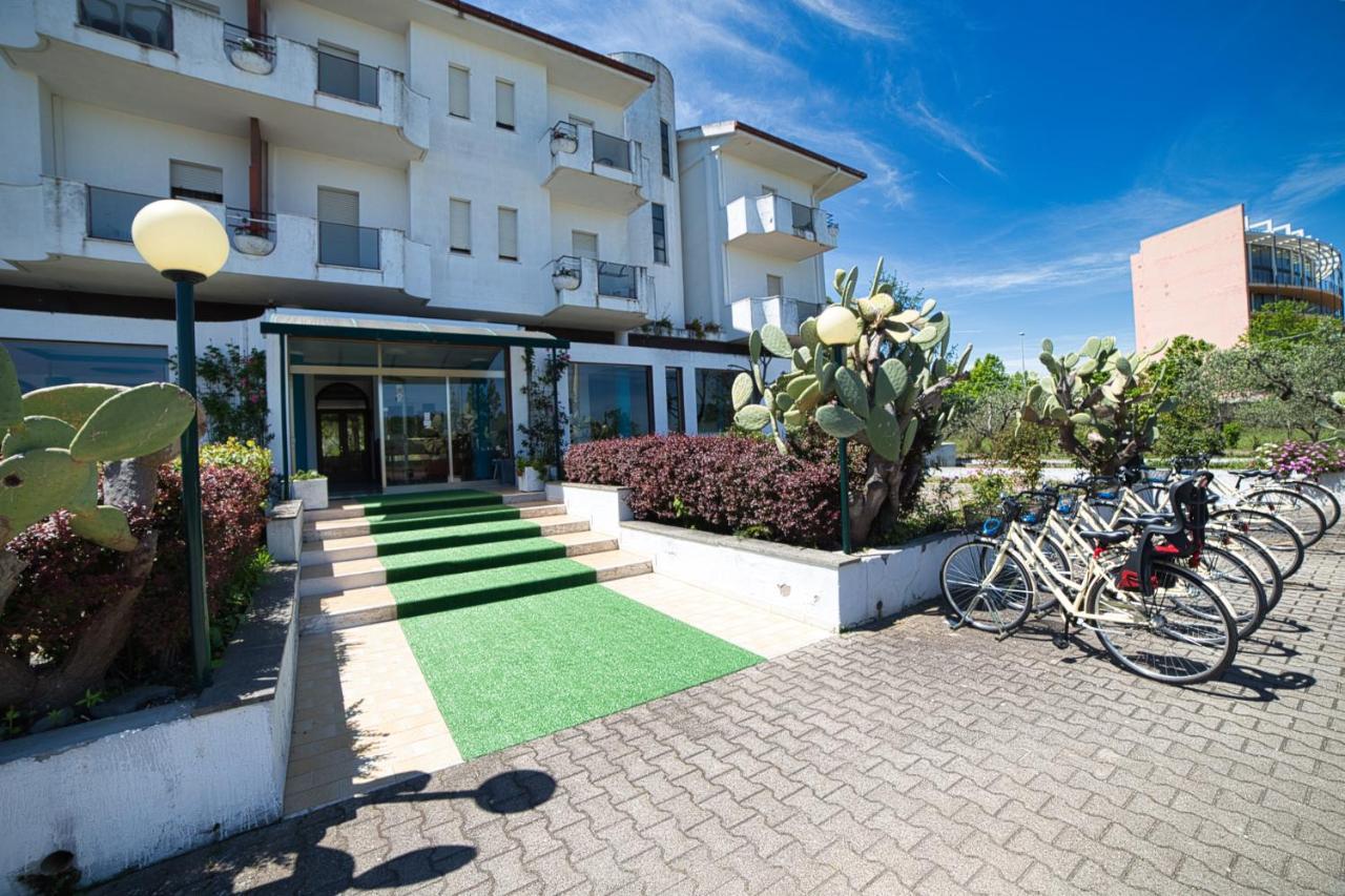 Hotel Sporting Васто Экстерьер фото