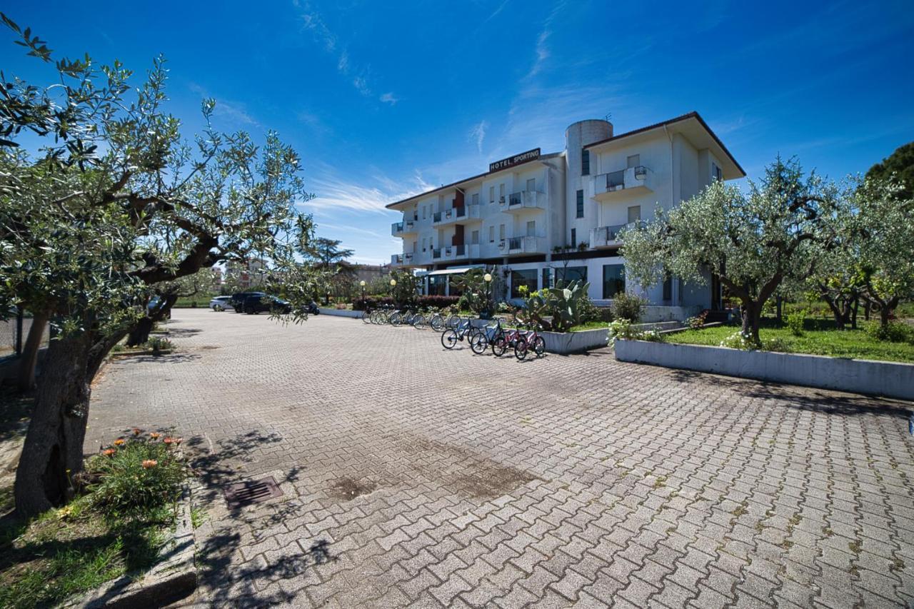 Hotel Sporting Васто Экстерьер фото