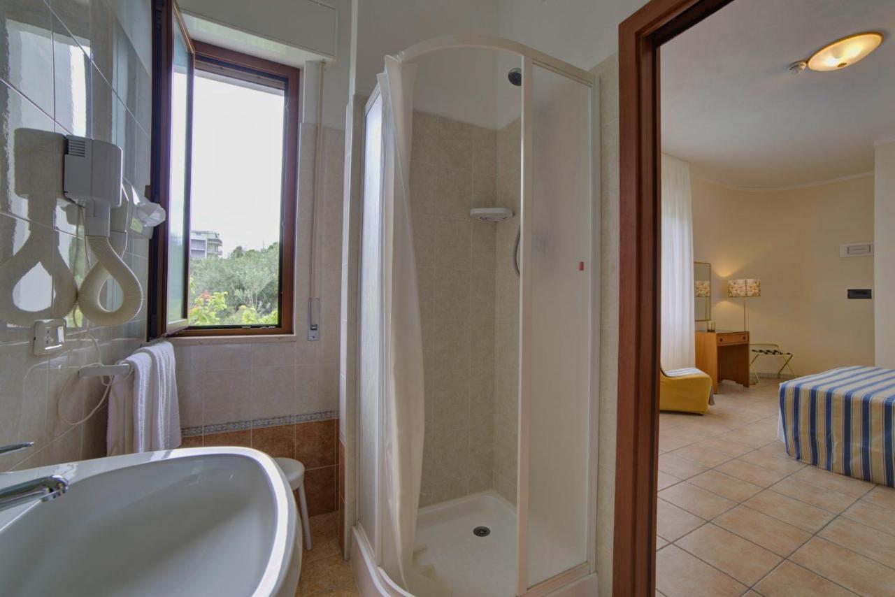 Hotel Sporting Васто Экстерьер фото